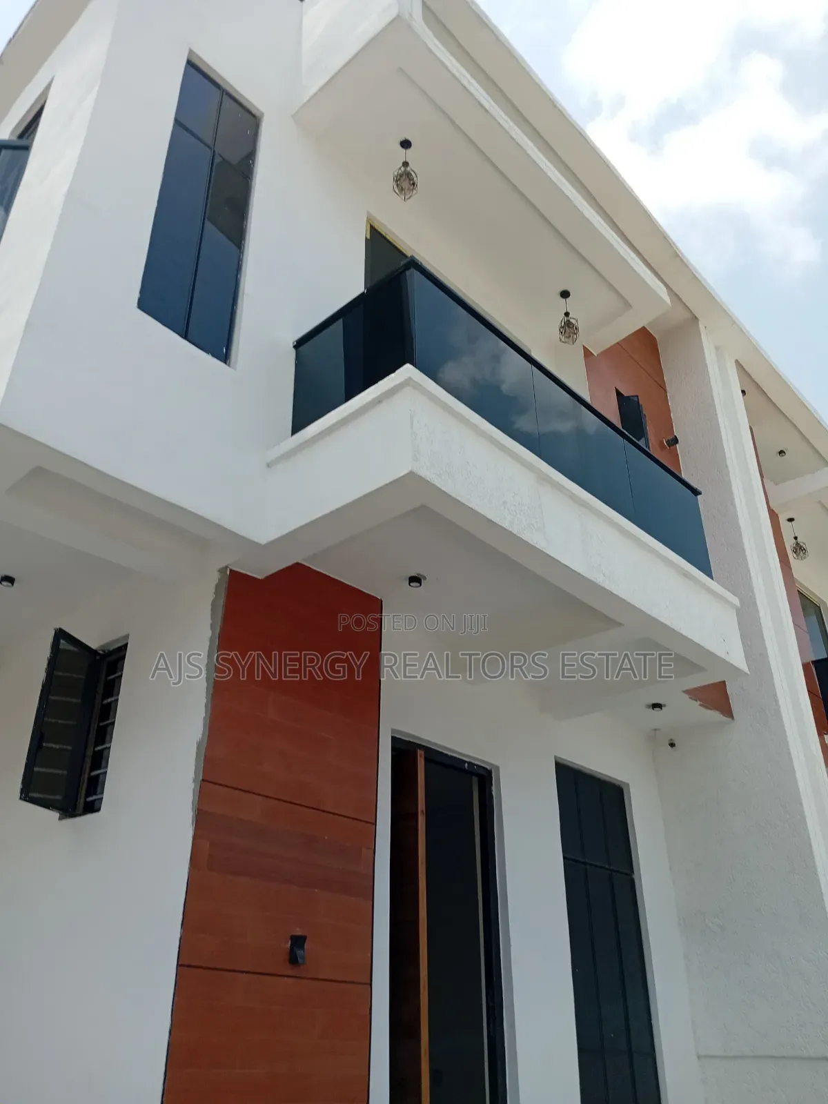 4bdrm Duplex in Sunshine, Sangotedo for sale