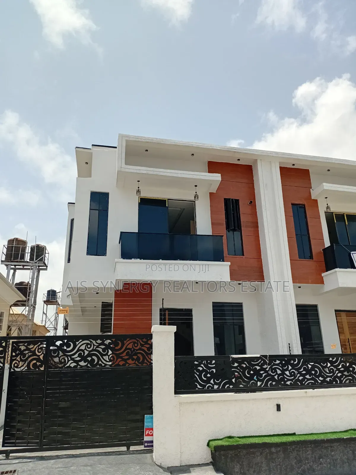 4bdrm Duplex in Sunshine, Sangotedo for sale