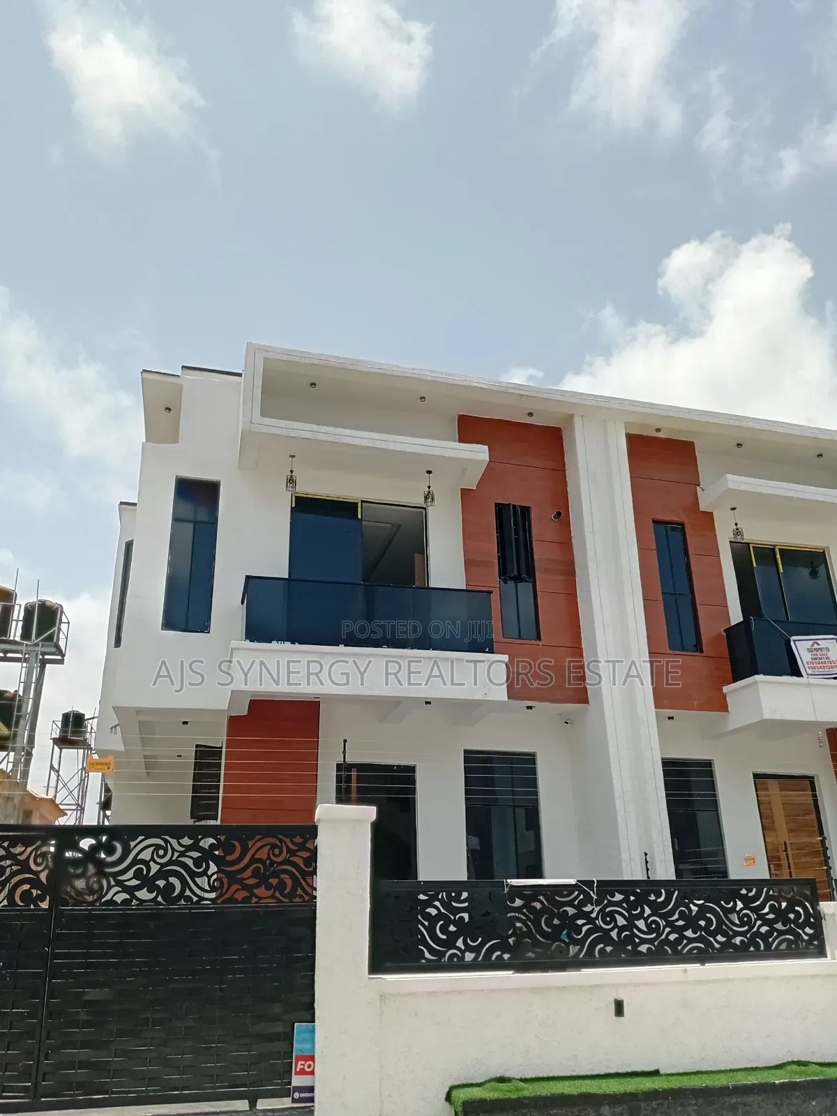 4bdrm Duplex in Sunshine, Sangotedo for sale