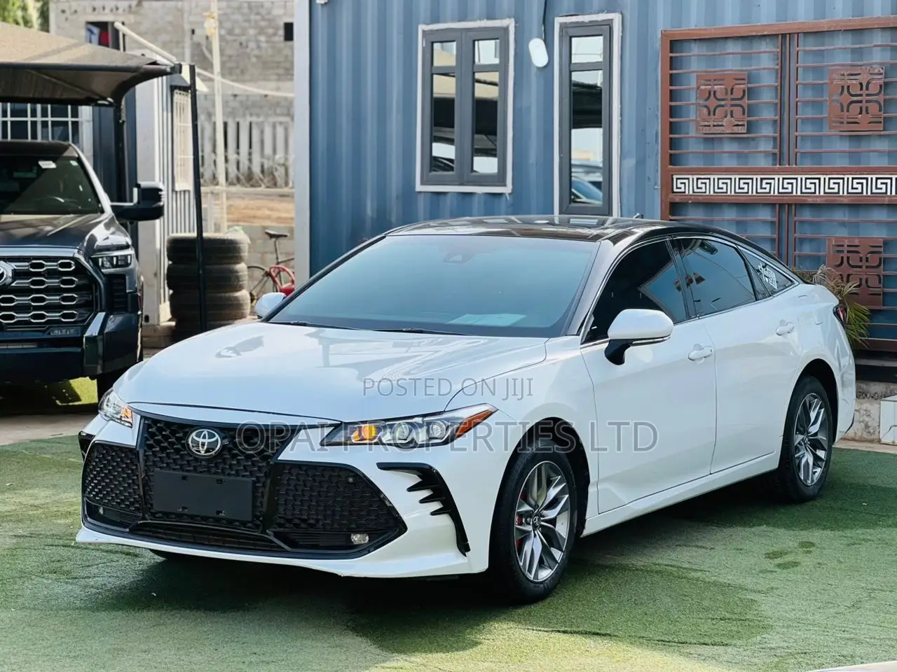 Toyota Avalon 2022 White