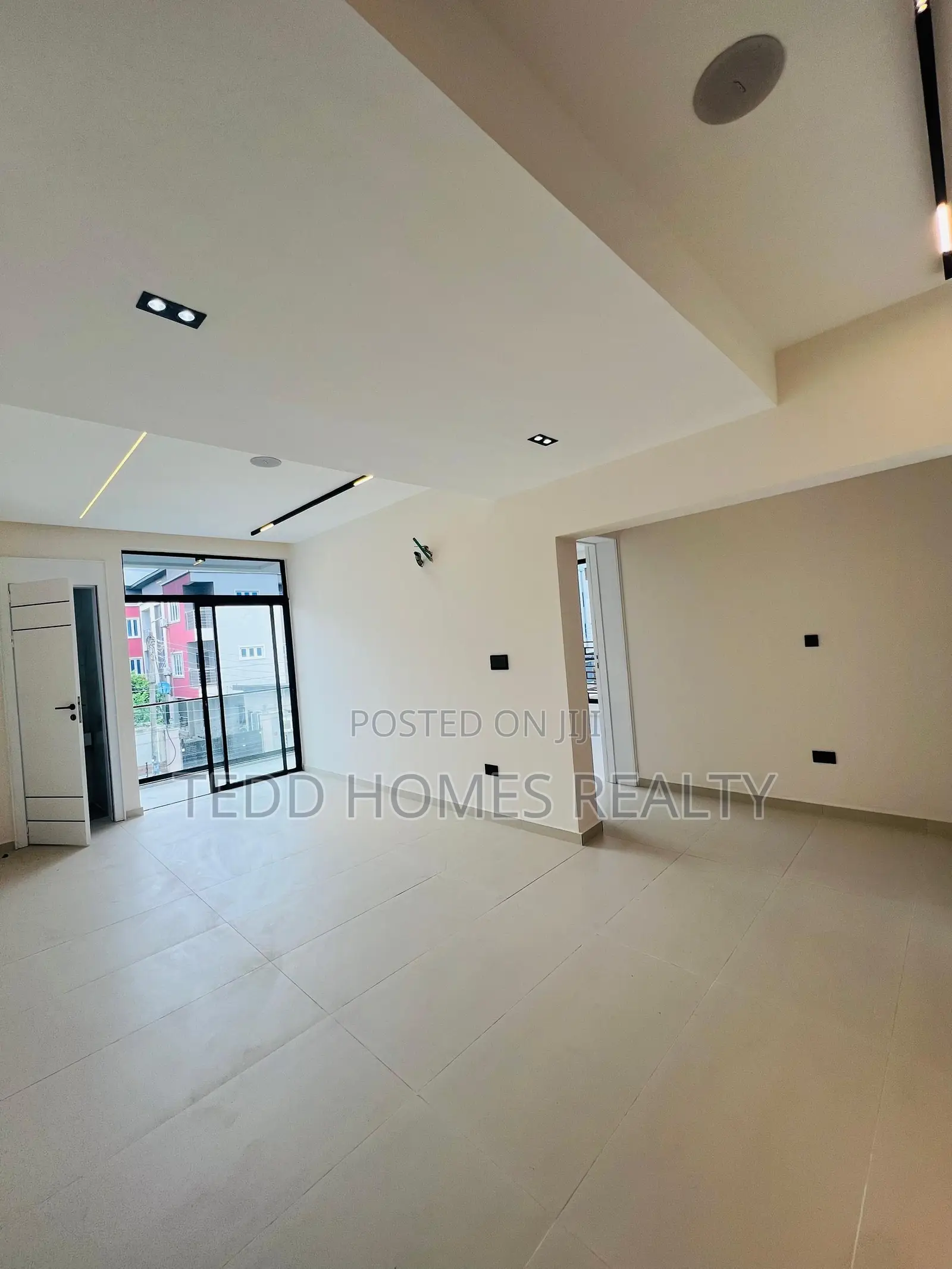 2bdrm Apartment in Lekki for sale