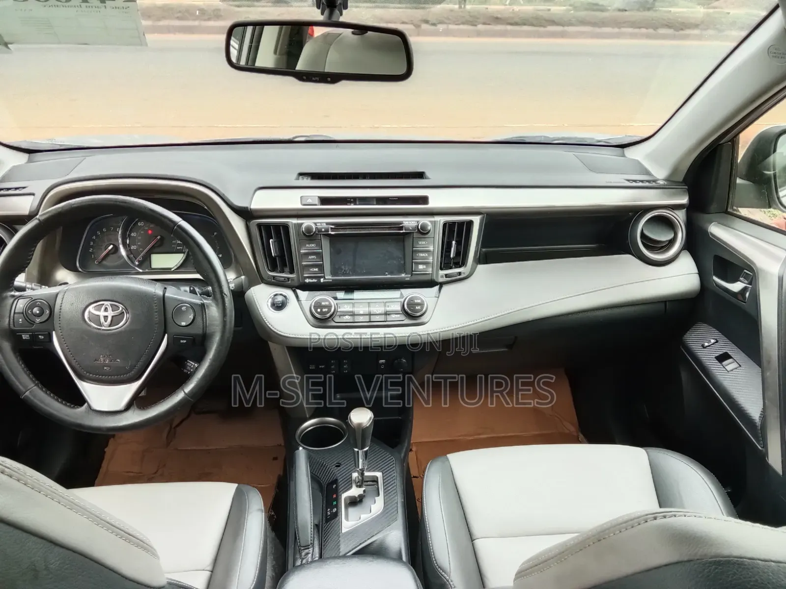 Toyota RAV4 Limited 4dr SUV (2.5L 4cyl 6A) 2015 Silver