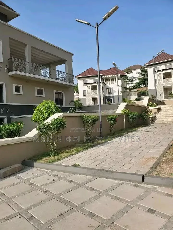 6bdrm Duplex in Asokoro for sale