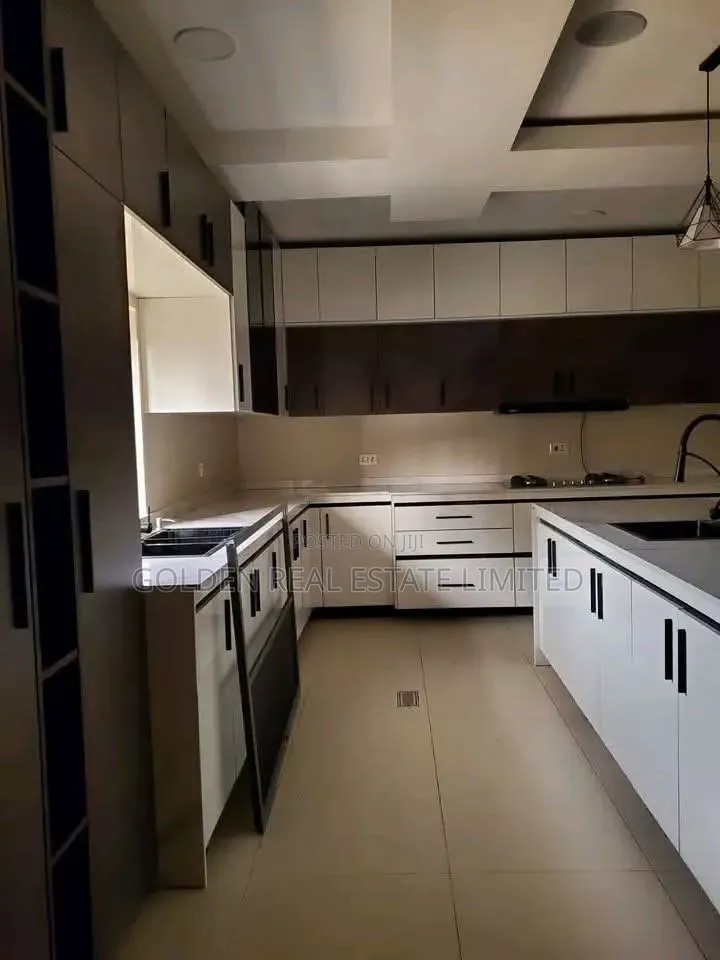 6bdrm Duplex in Asokoro for sale