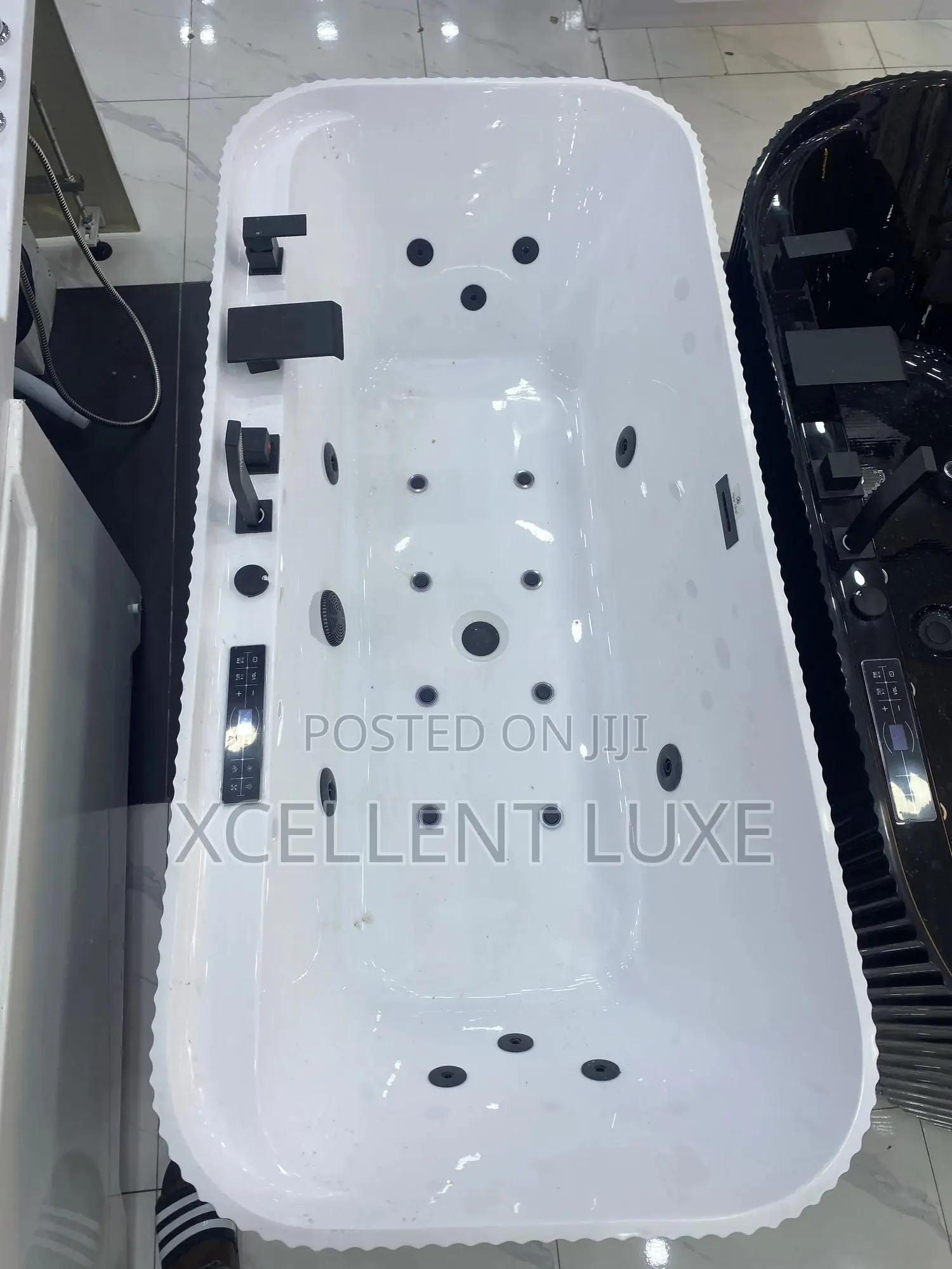 Acrylic Single Jacuzzi Massage Bathtub English Standard