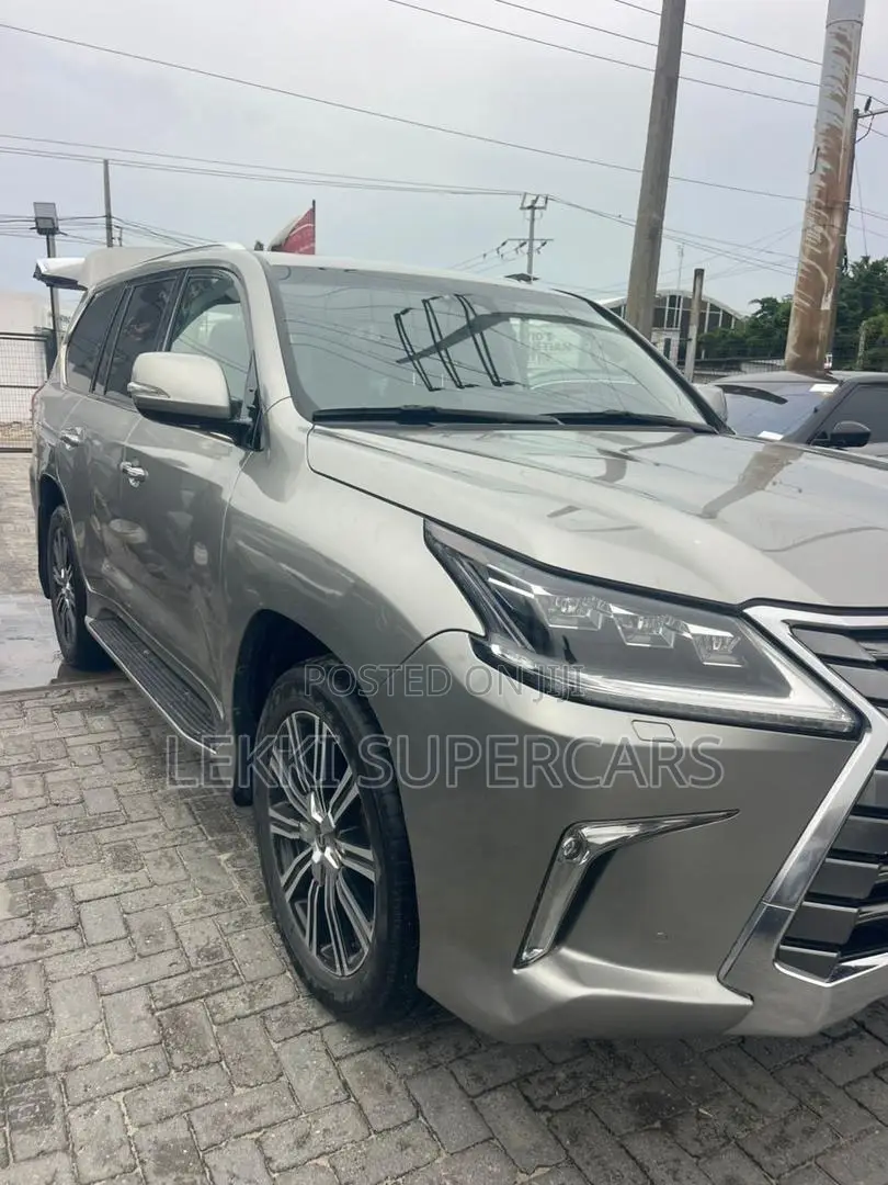 Lexus LX 570 AWD 2021 Gold