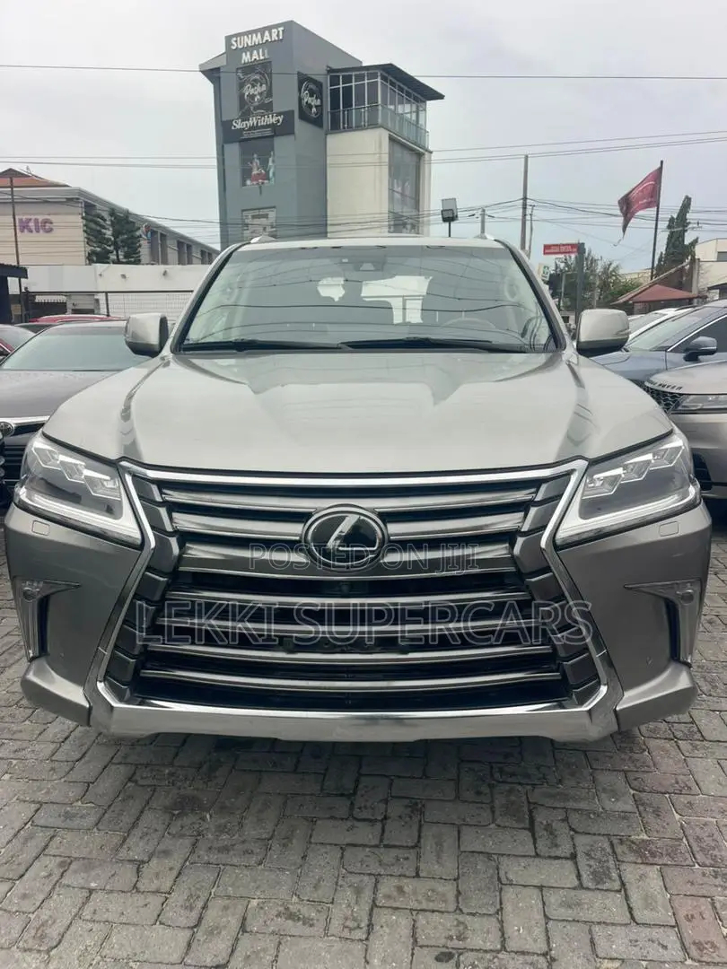 Lexus LX 570 AWD 2021 Gold