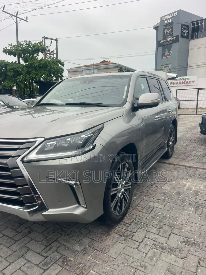 Lexus LX 570 AWD 2021 Gold