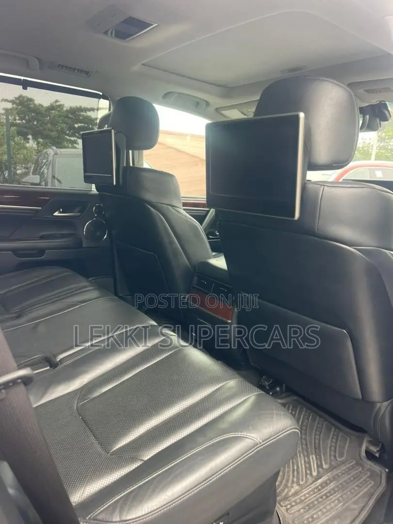 Lexus LX 570 AWD 2021 Gold