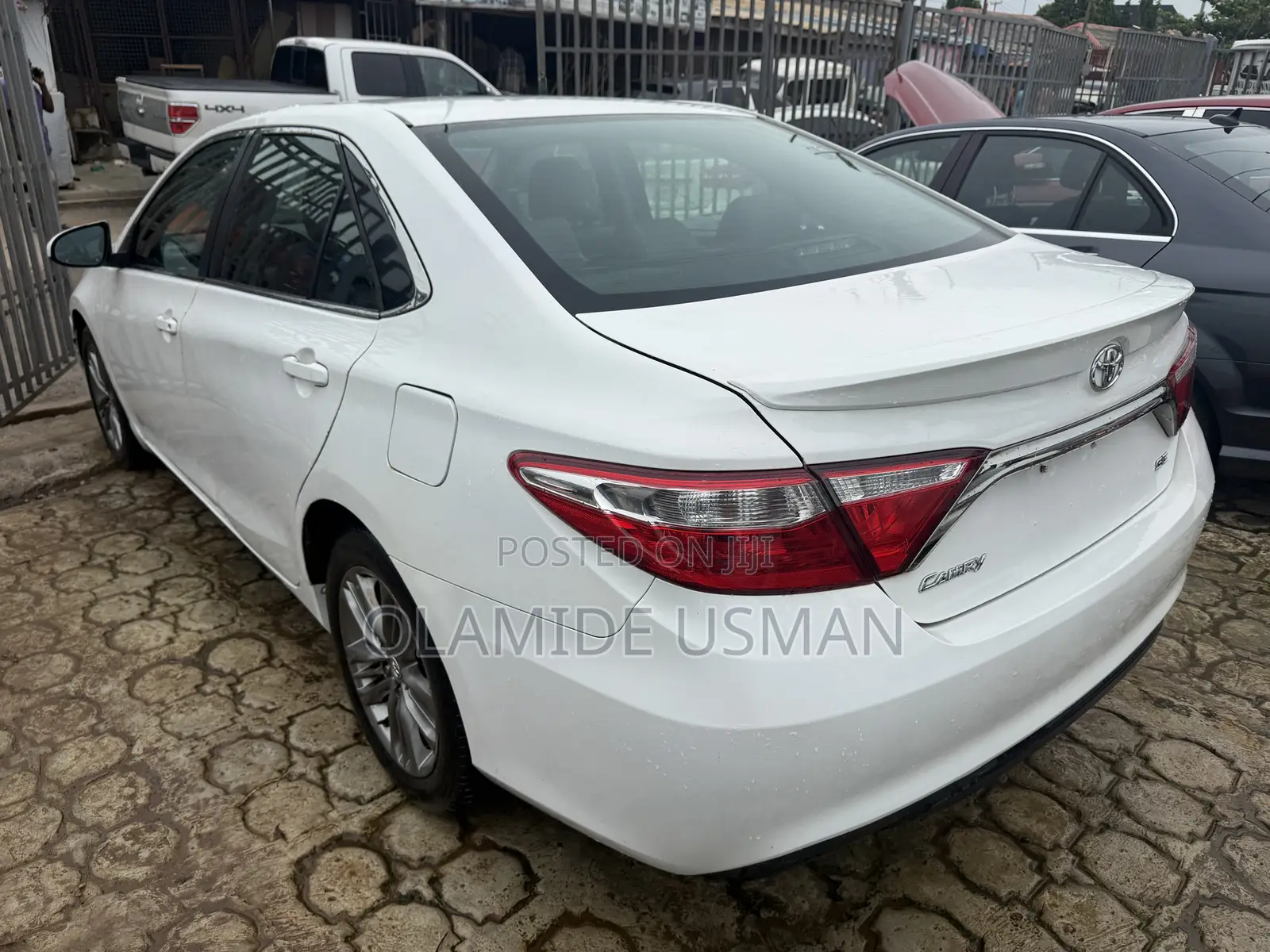 Toyota Camry SE 4dr Sedan (2.5L 4cyl 6A) 2015 White