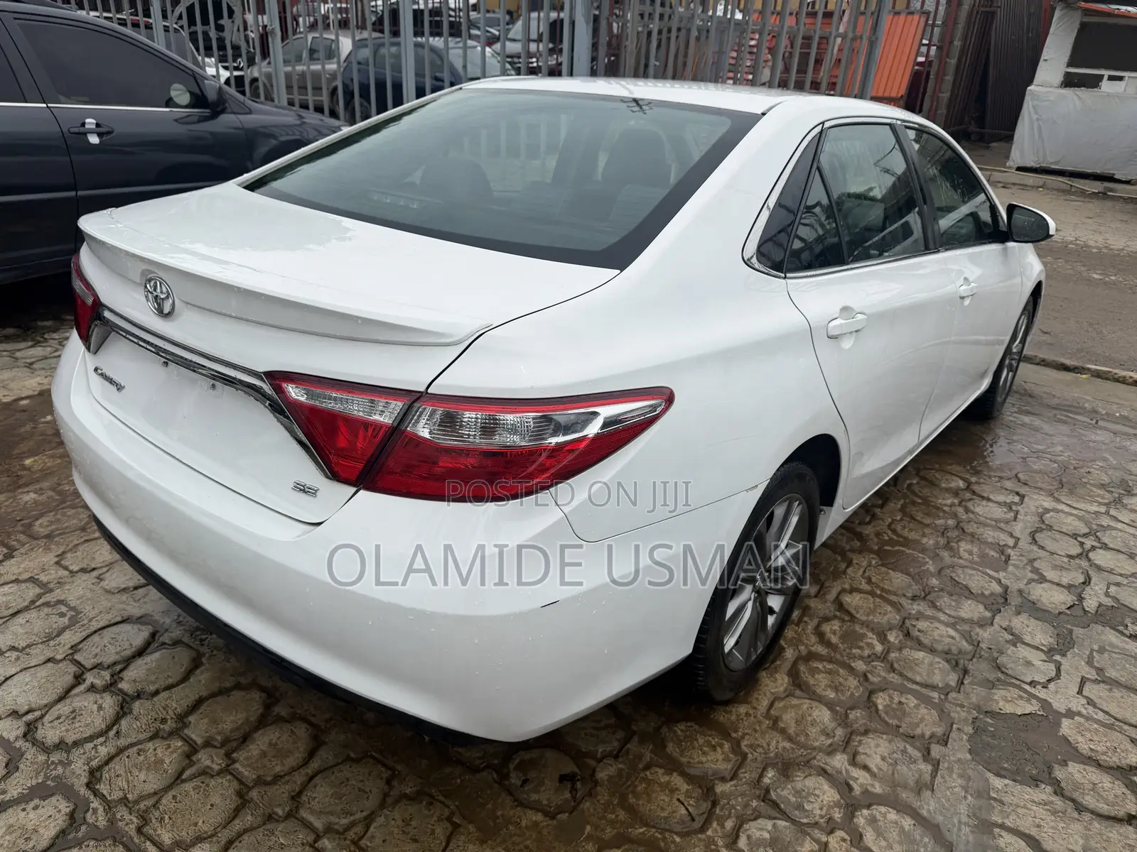 Toyota Camry SE 4dr Sedan (2.5L 4cyl 6A) 2015 White