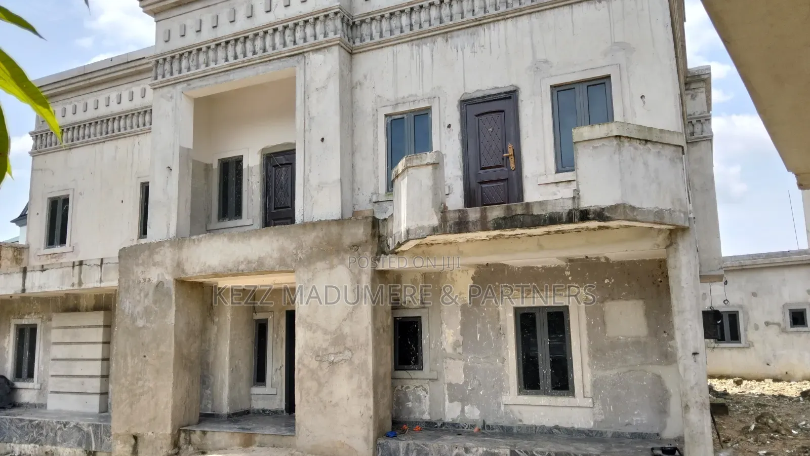 5bdrm Duplex in Old Gra Port for sale