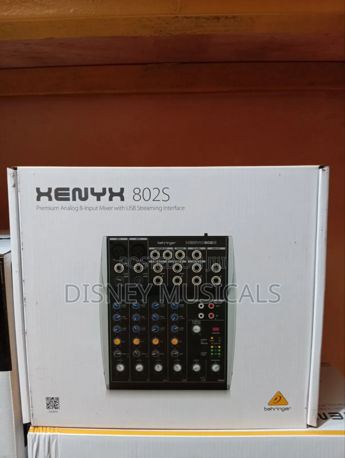 Behringer 802s
