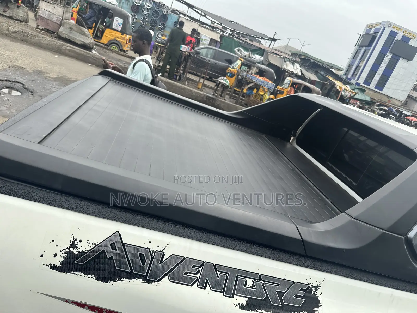 Automatic Boost Cover Roller for Toyota Hilxu 2026