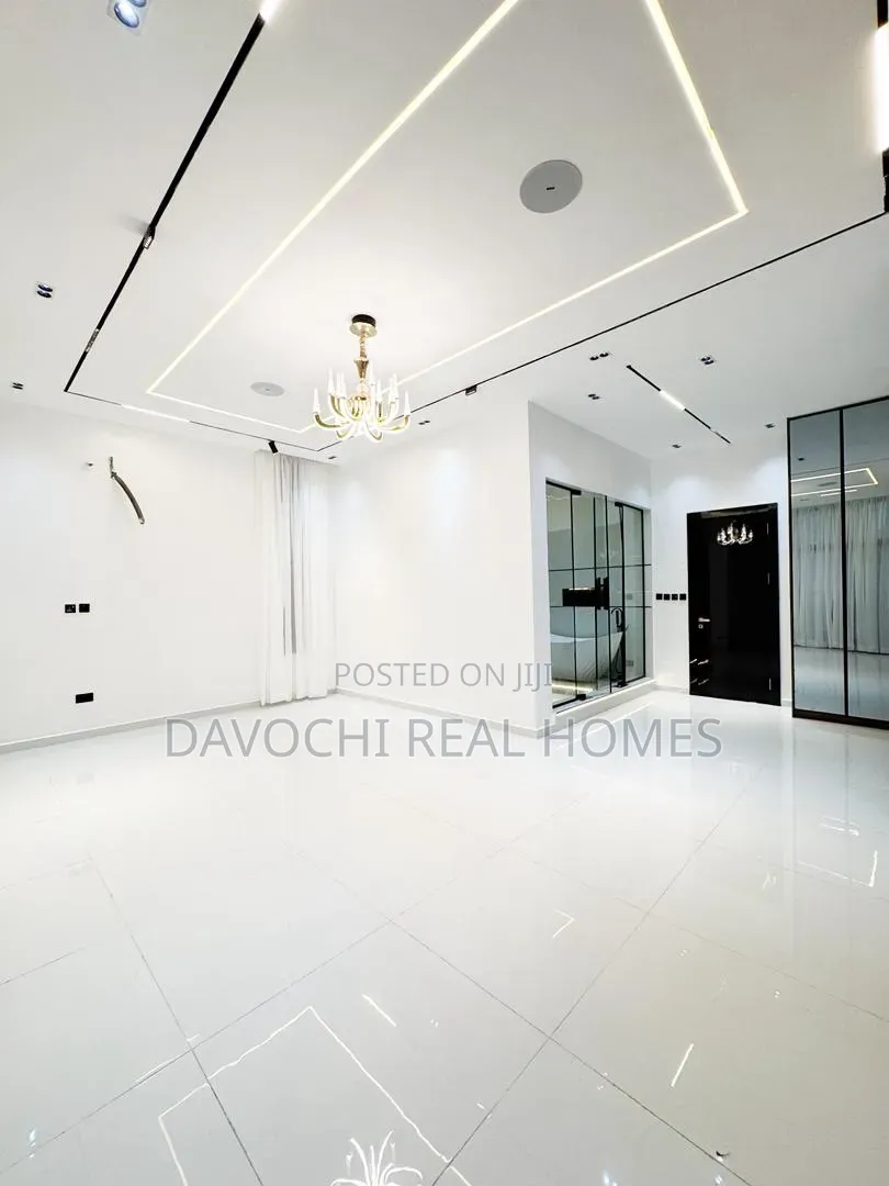 5bdrm Duplex in Lekki Phase 1 for sale