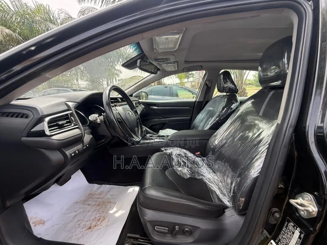 Toyota Camry XSE FWD (2.5L 4cyl 8AM) 2018 Black