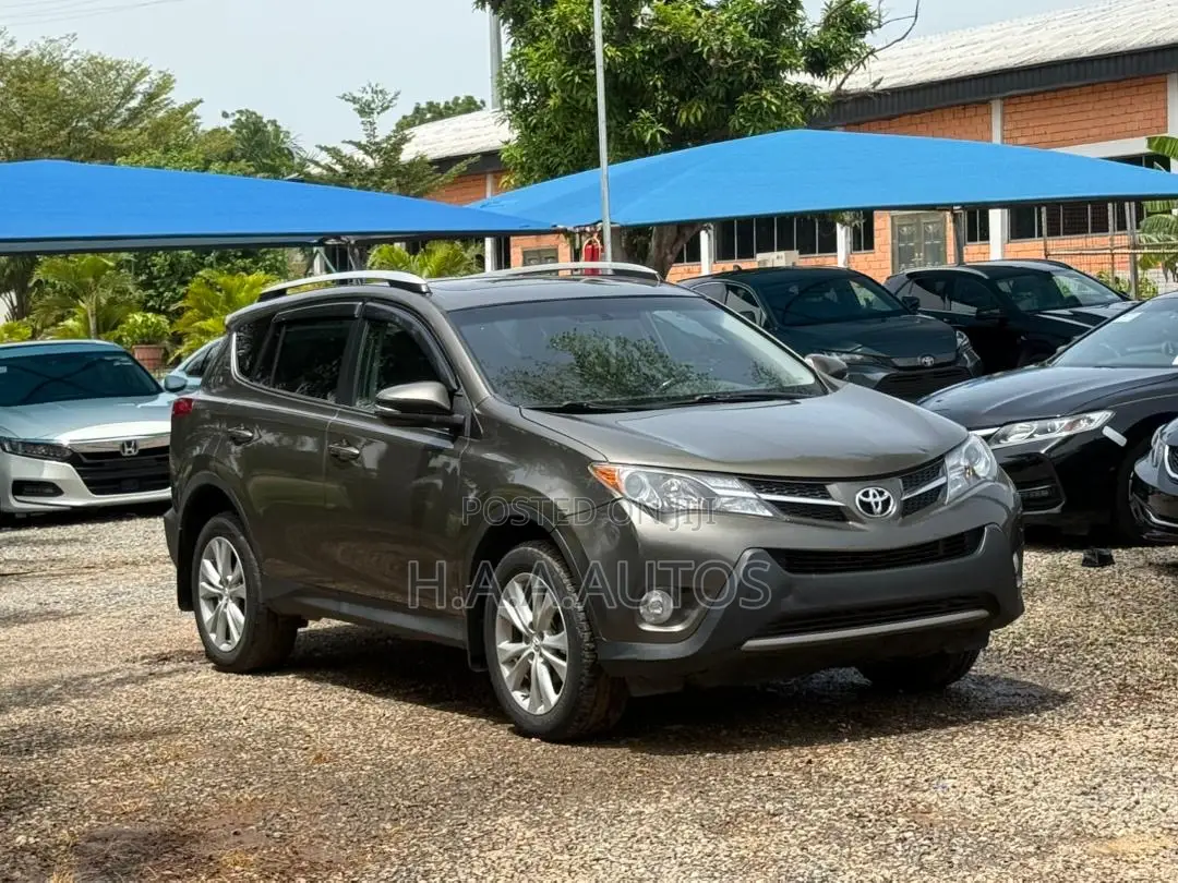 Toyota RAV4 Limited 4dr SUV AWD (2.5L 4cyl 6A) 2015 Gray