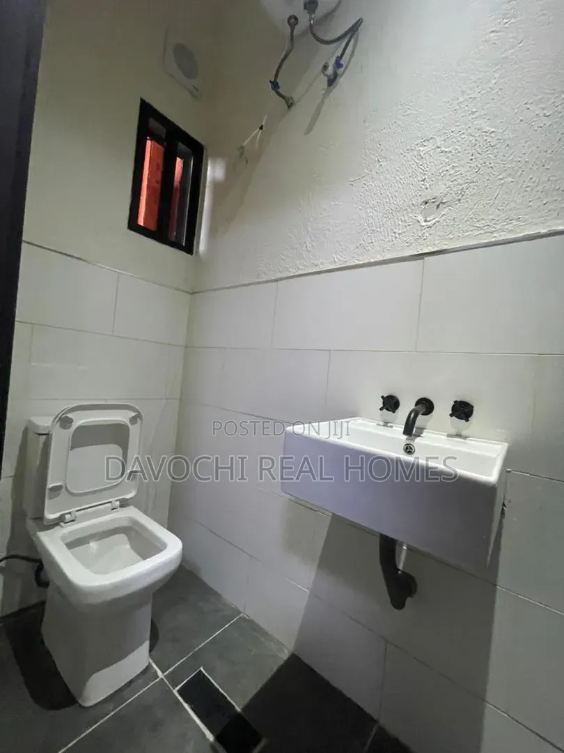 2bdrm Apartment in Lekki Phase 1 for sale