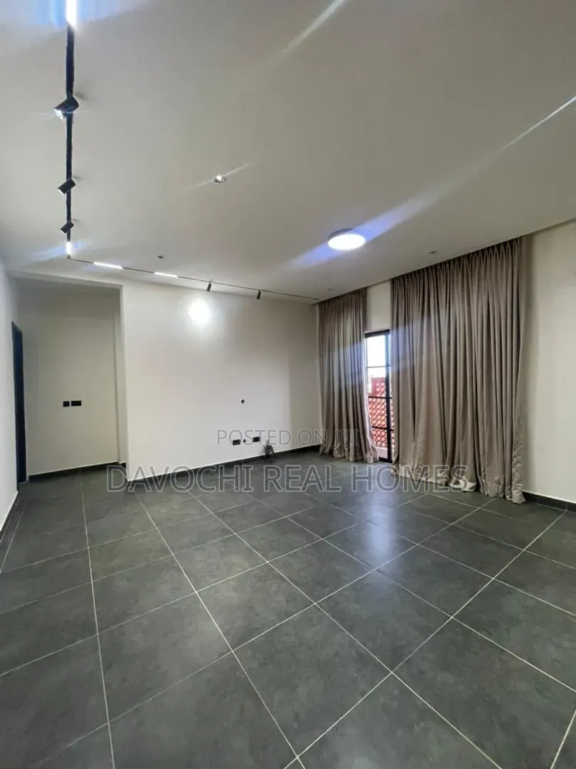 2bdrm Apartment in Lekki Phase 1 for sale