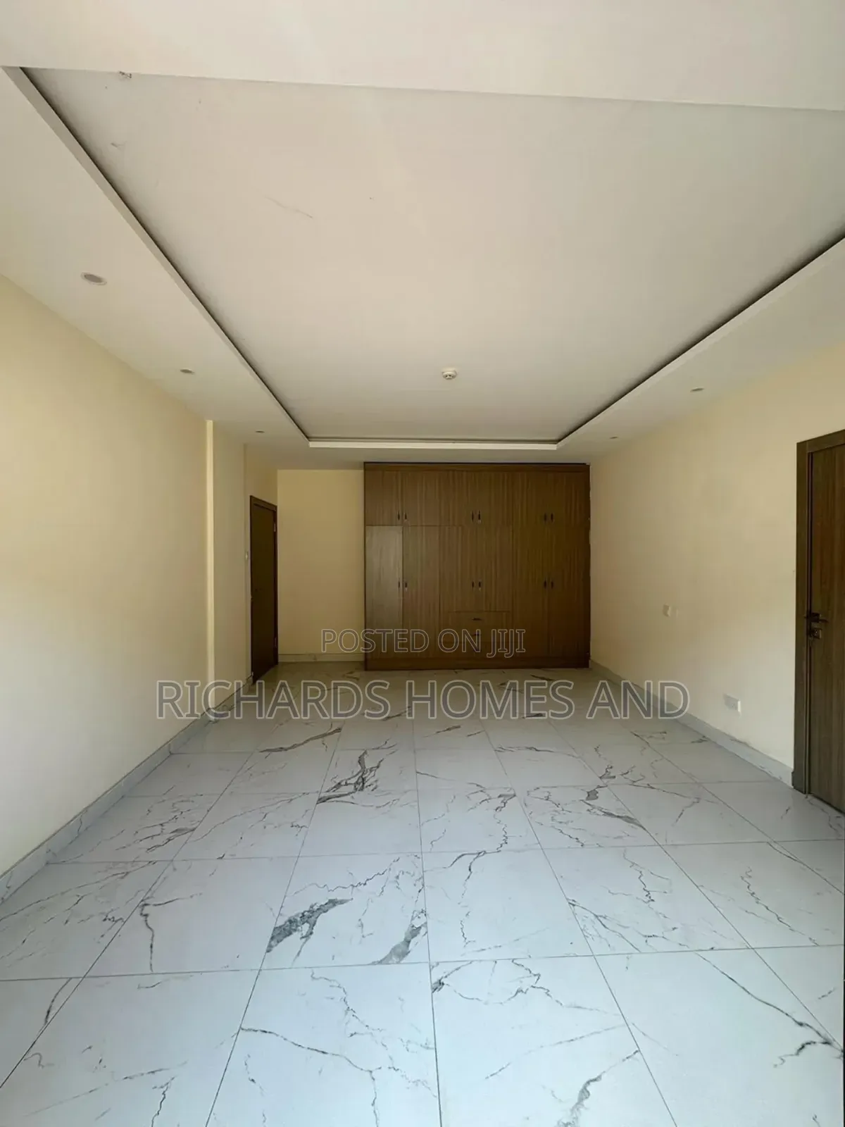 3bdrm Block of Flats in Old Ikoyi for rent