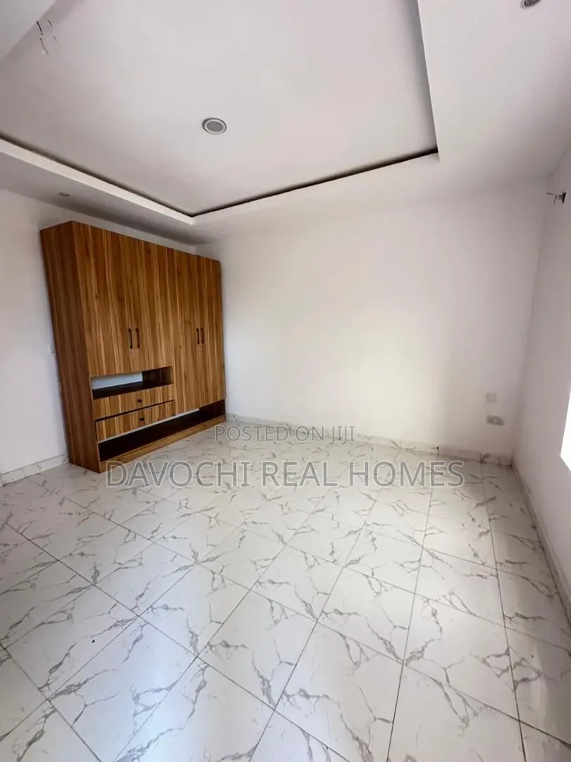 4bdrm Duplex in Ikota for rent