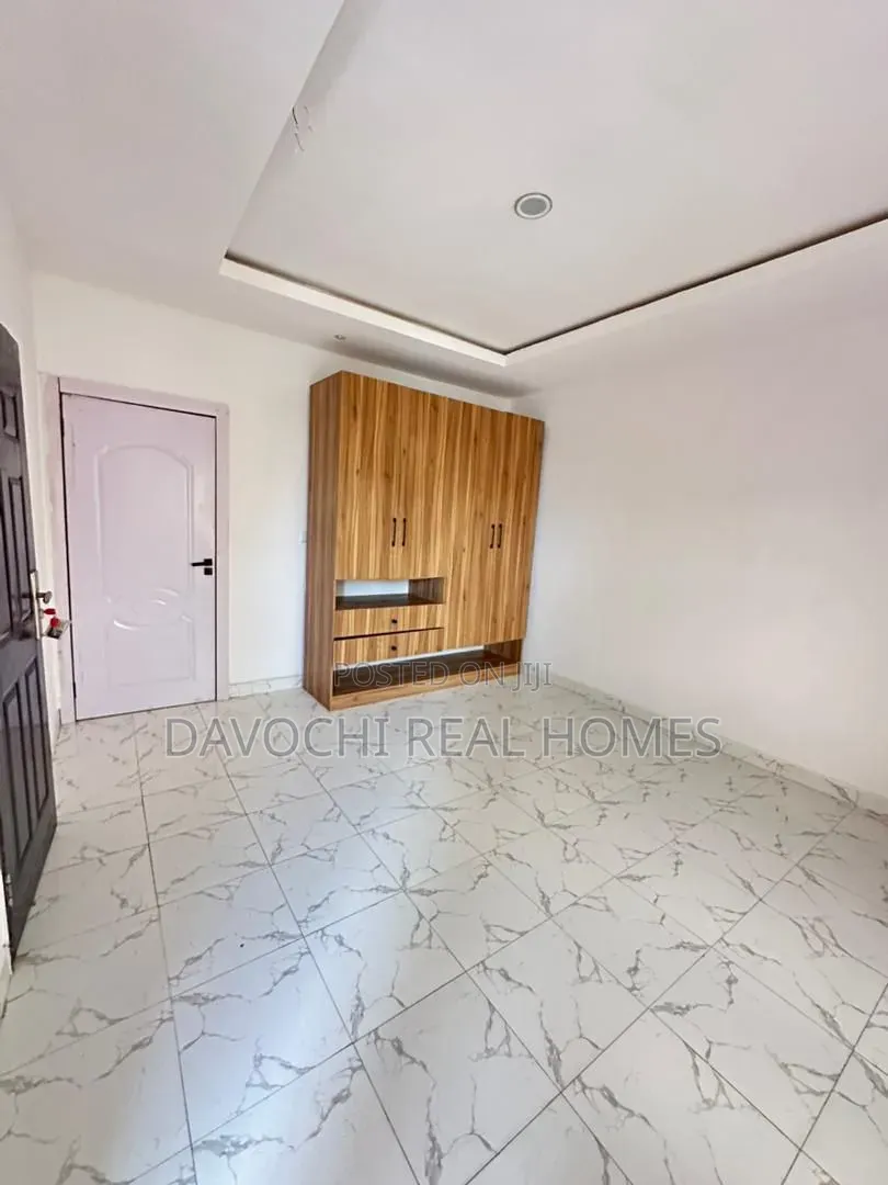 4bdrm Duplex in Ikota for rent