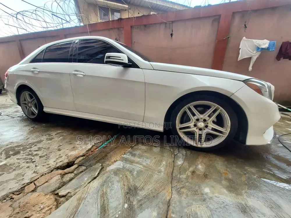 Mercedes-Benz E350 Base 4Matic Sedan AWD (3.5L 6cyl 7A) 2013 White