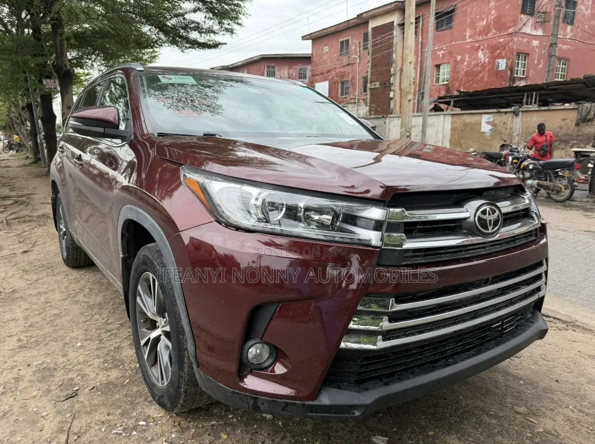 Toyota Highlander XLE V6 4x4 (3.5L 6cyl 6A) 2016 Brown