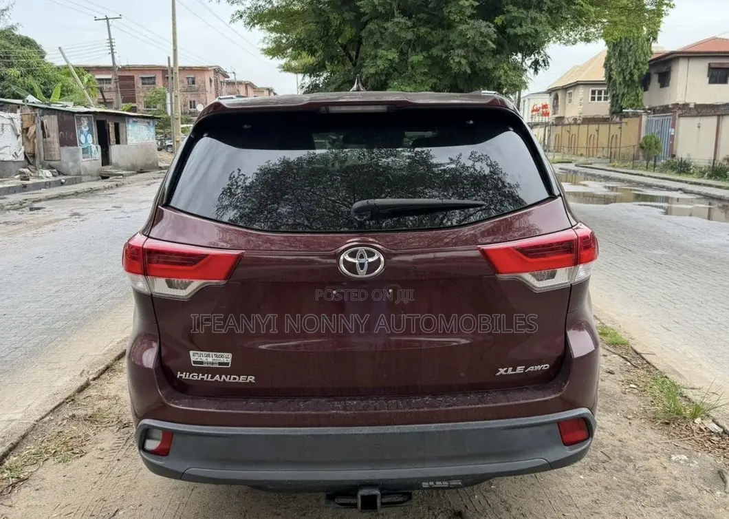 Toyota Highlander XLE V6 4x4 (3.5L 6cyl 6A) 2016 Brown