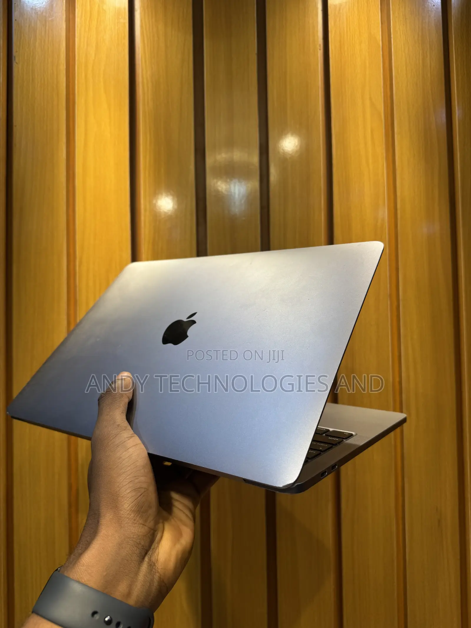 Laptop Apple MacBook Air 2020 8GB Intel Core i3 SSD 128GB