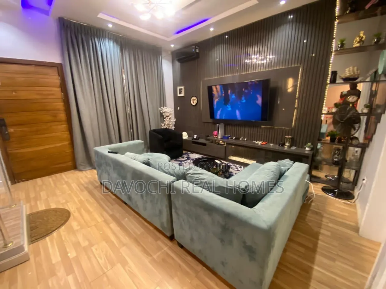 4bdrm Duplex in Ikota for sale