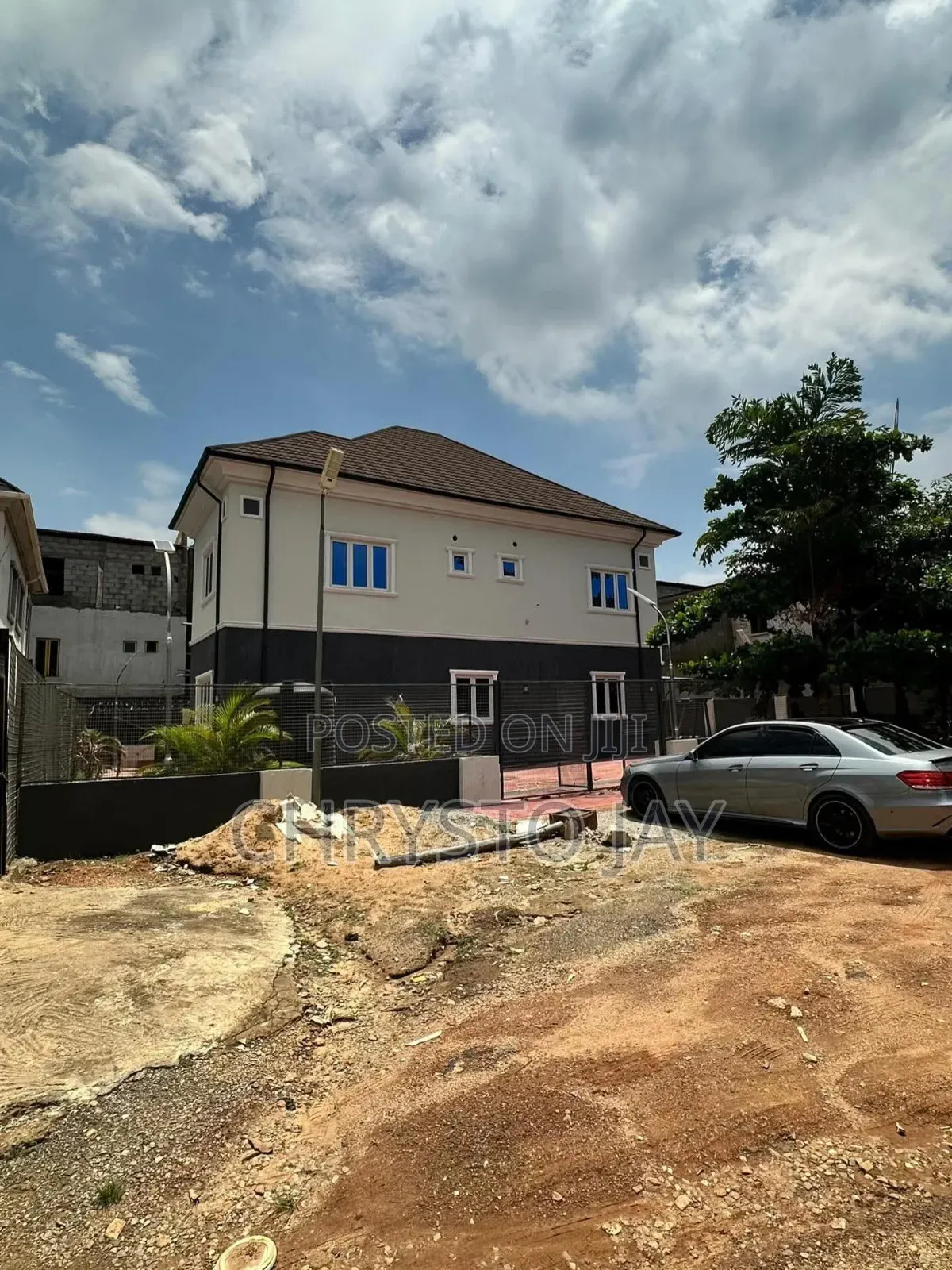 4bdrm Duplex in Dawaki for sale
