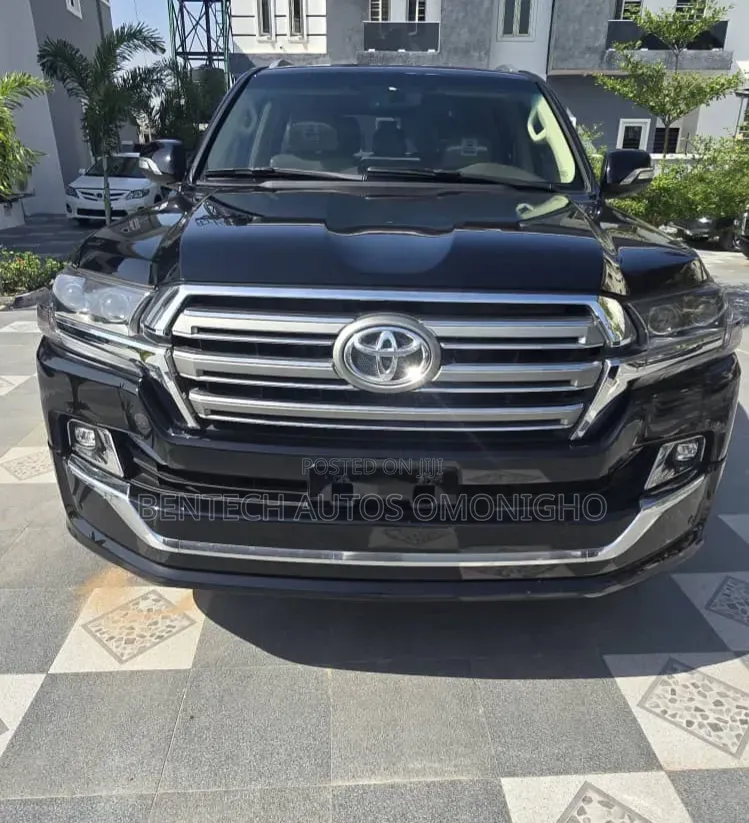 Toyota Land Cruiser 4.0 V6 GXR 2019 Black