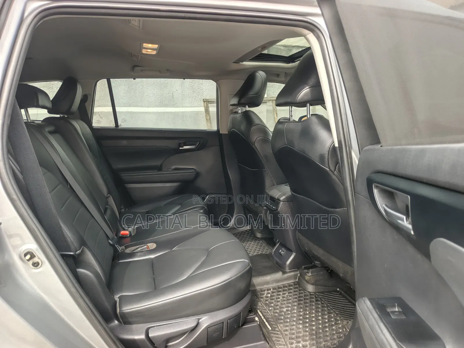 Toyota Highlander XLE 2021 Silver