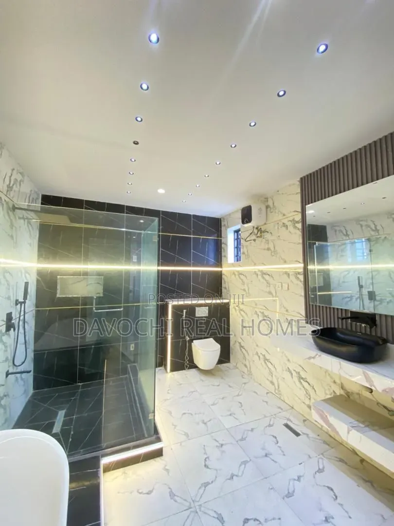5bdrm Duplex in Ikate for sale