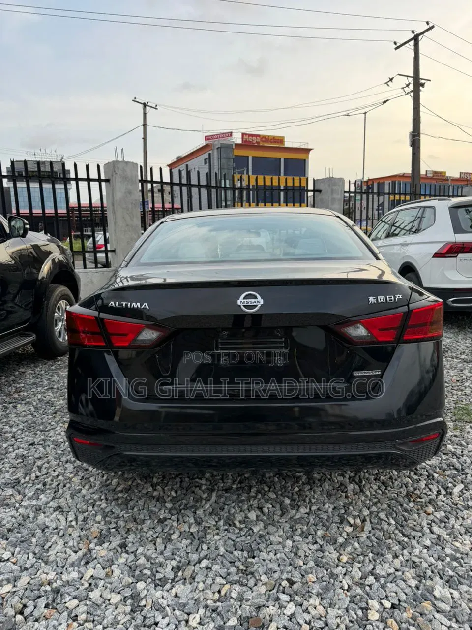 Nissan Altima 2022 Black