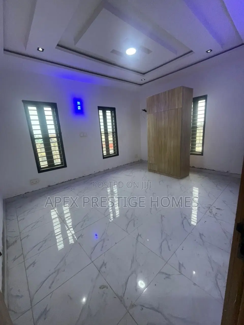 2bdrm Block of Flats in Lagos, Akoka for sale
