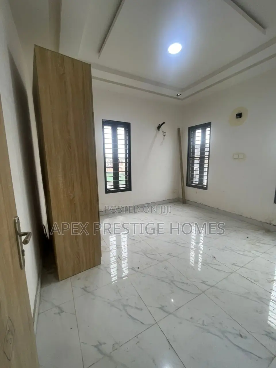 2bdrm Block of Flats in Lagos, Akoka for sale