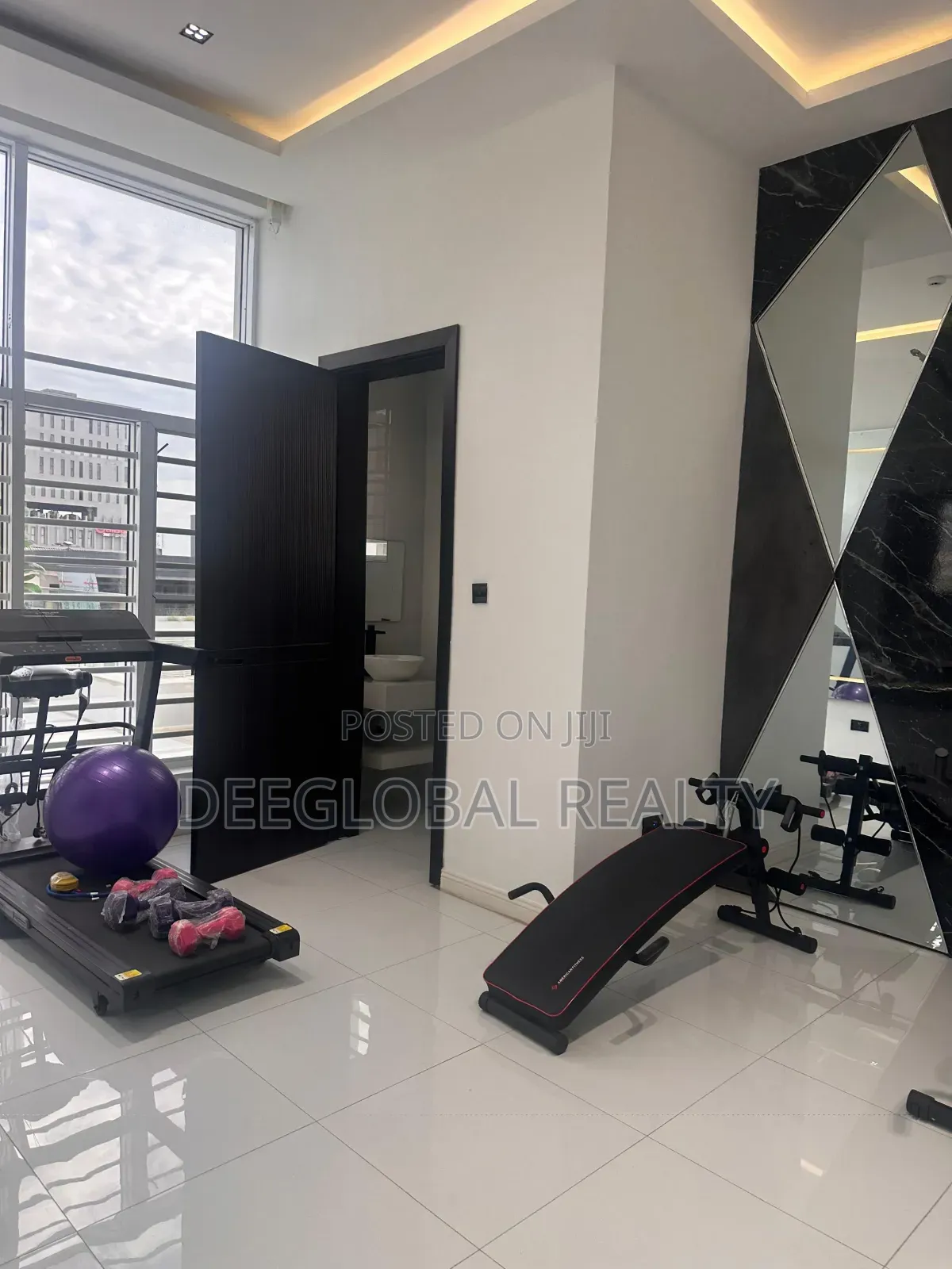 5bdrm Duplex in Off Freedom Way, Lekki for sale