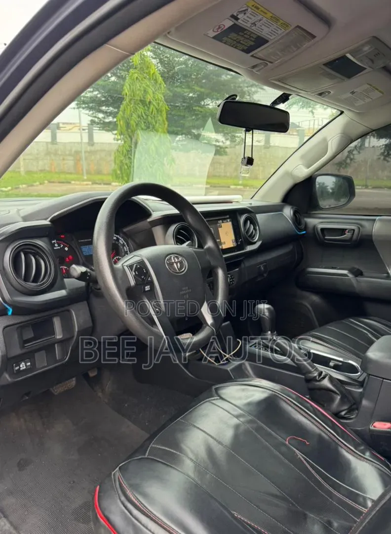 Toyota Tacoma SR5 2017 Black