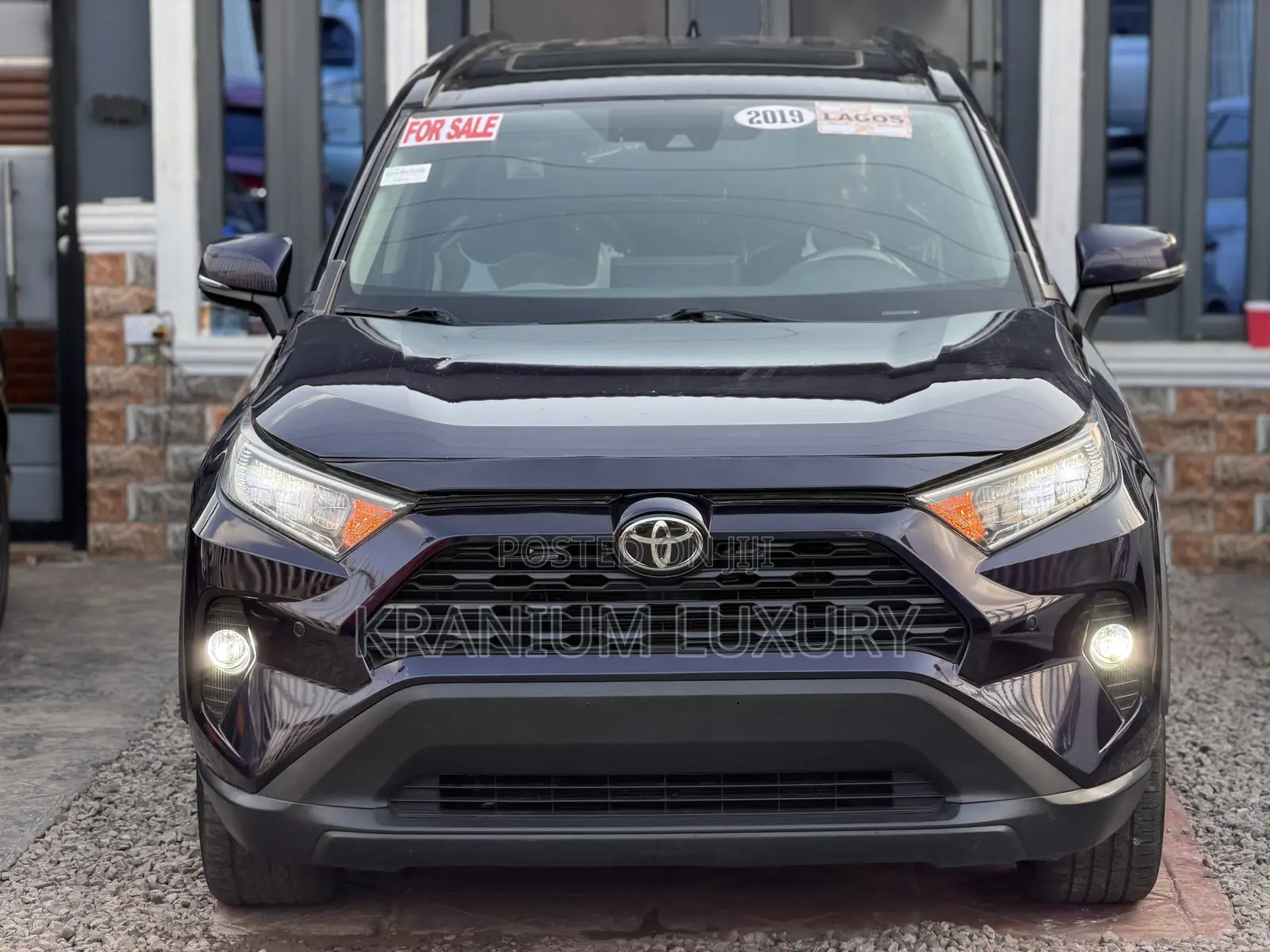 Toyota RAV4 XLE Premium AWD 2019 Blue