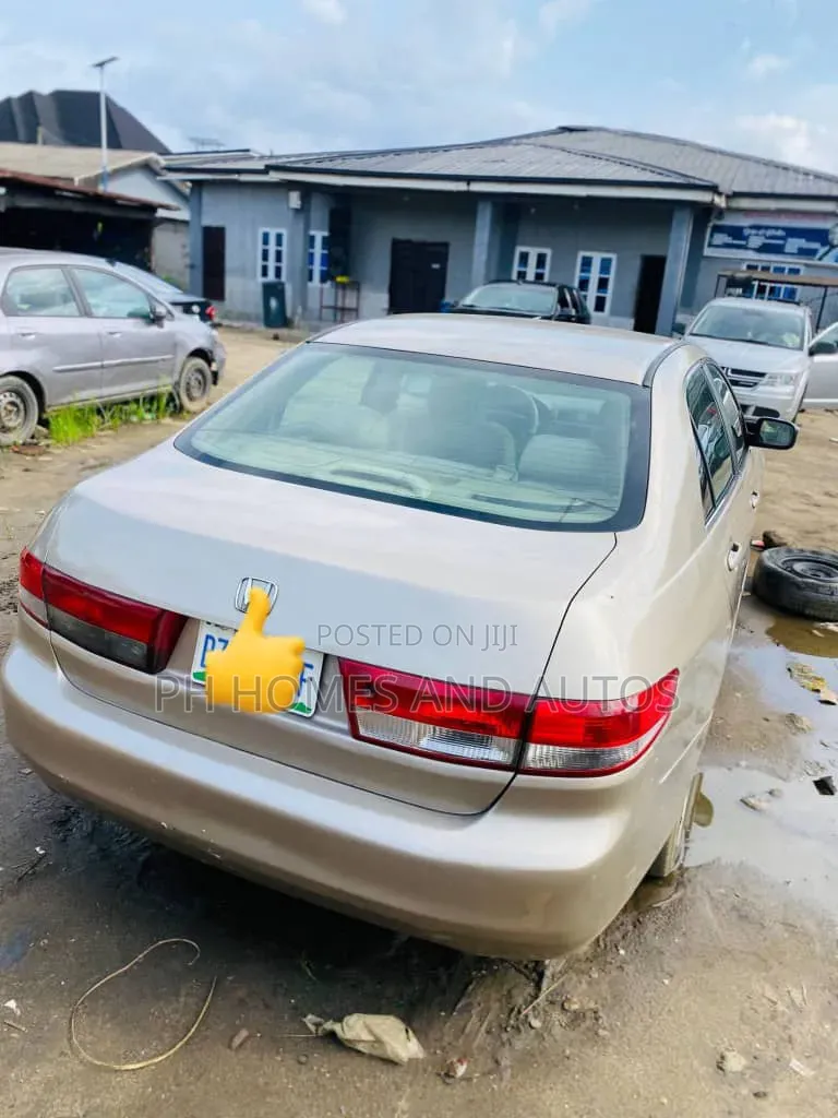 Honda Accord 2004 Gold