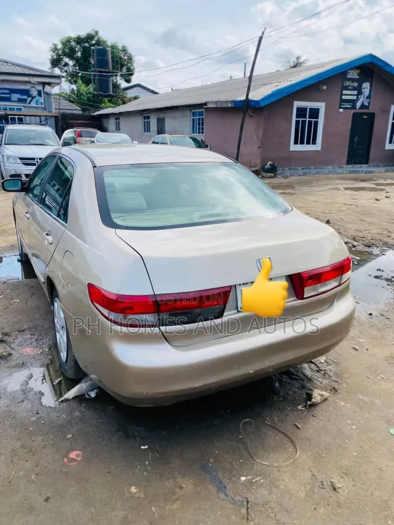 Honda Accord 2004 Gold