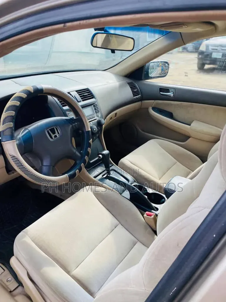 Honda Accord 2004 Gold