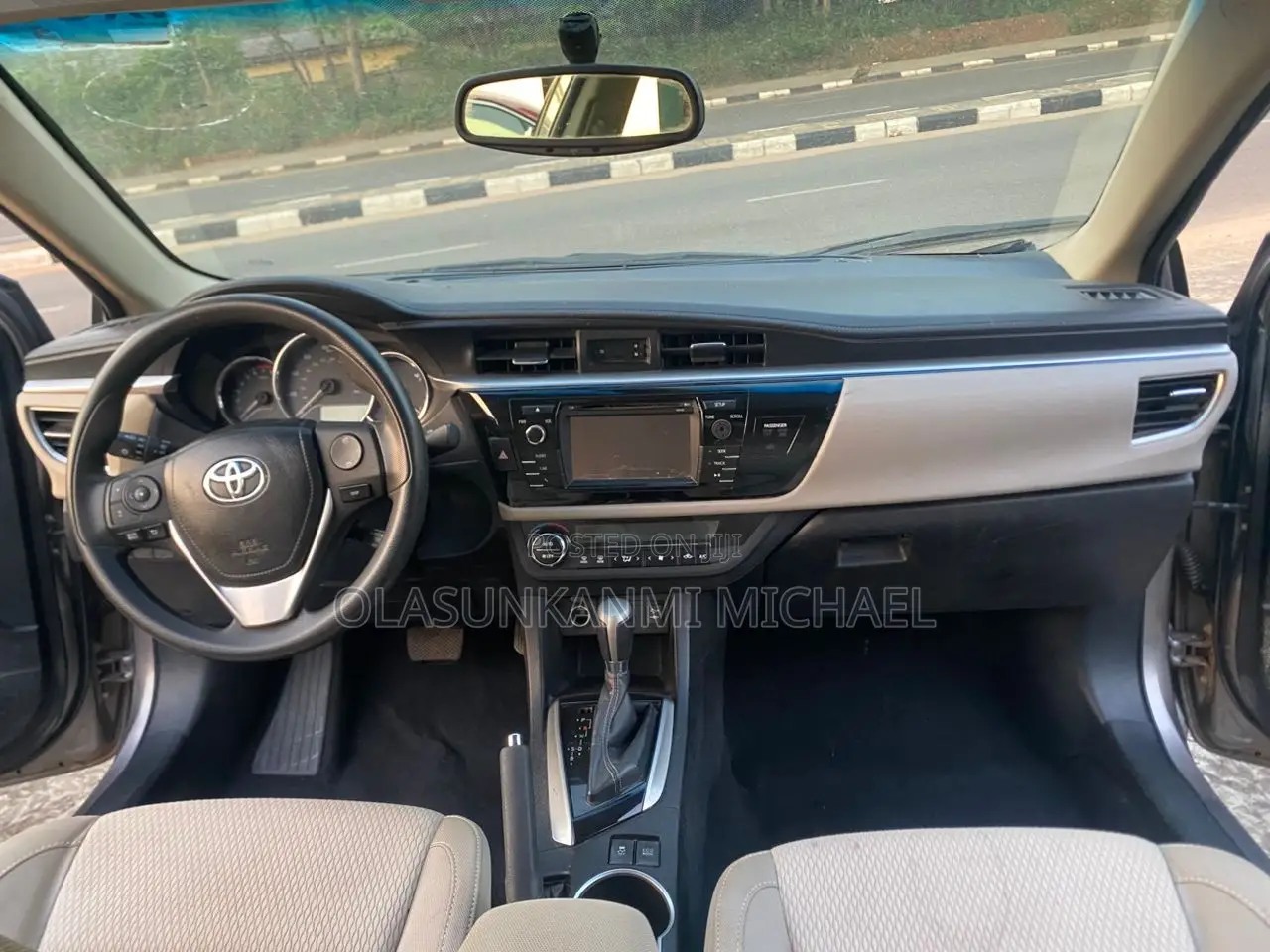 Toyota Corolla LE 4dr Sedan (1.8L 4cyl CVT) 2015 Gray