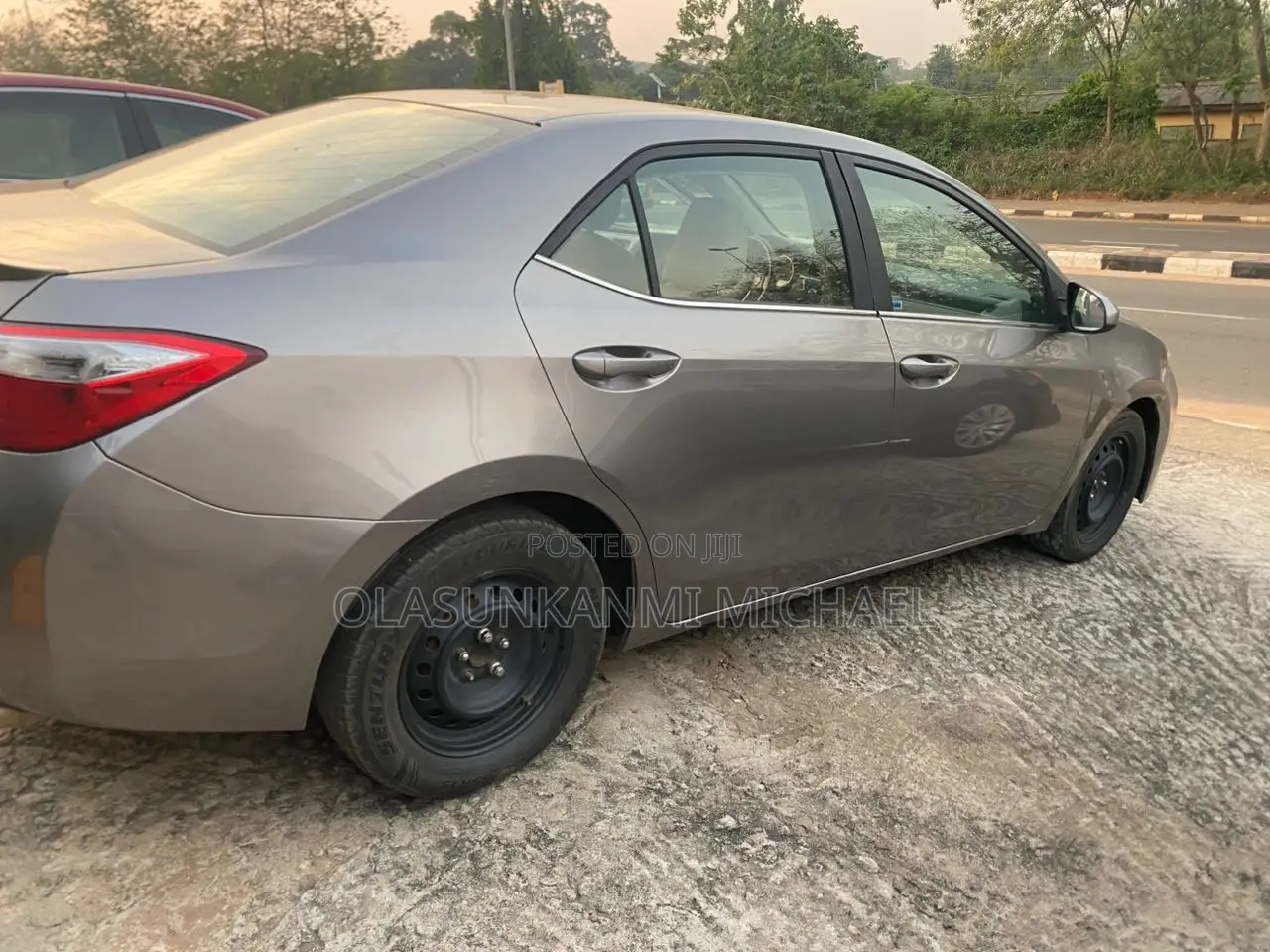Toyota Corolla LE 4dr Sedan (1.8L 4cyl CVT) 2015 Gray