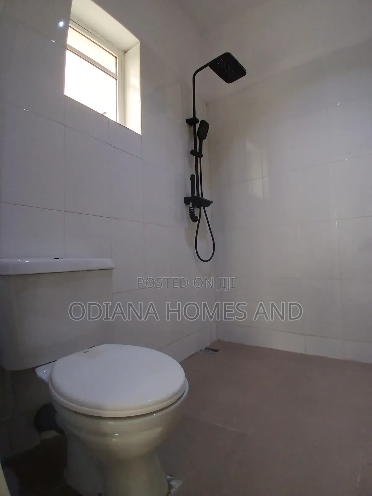 4bdrm Bungalow in Alafara, Idi-Ishin, Ibadan for sale