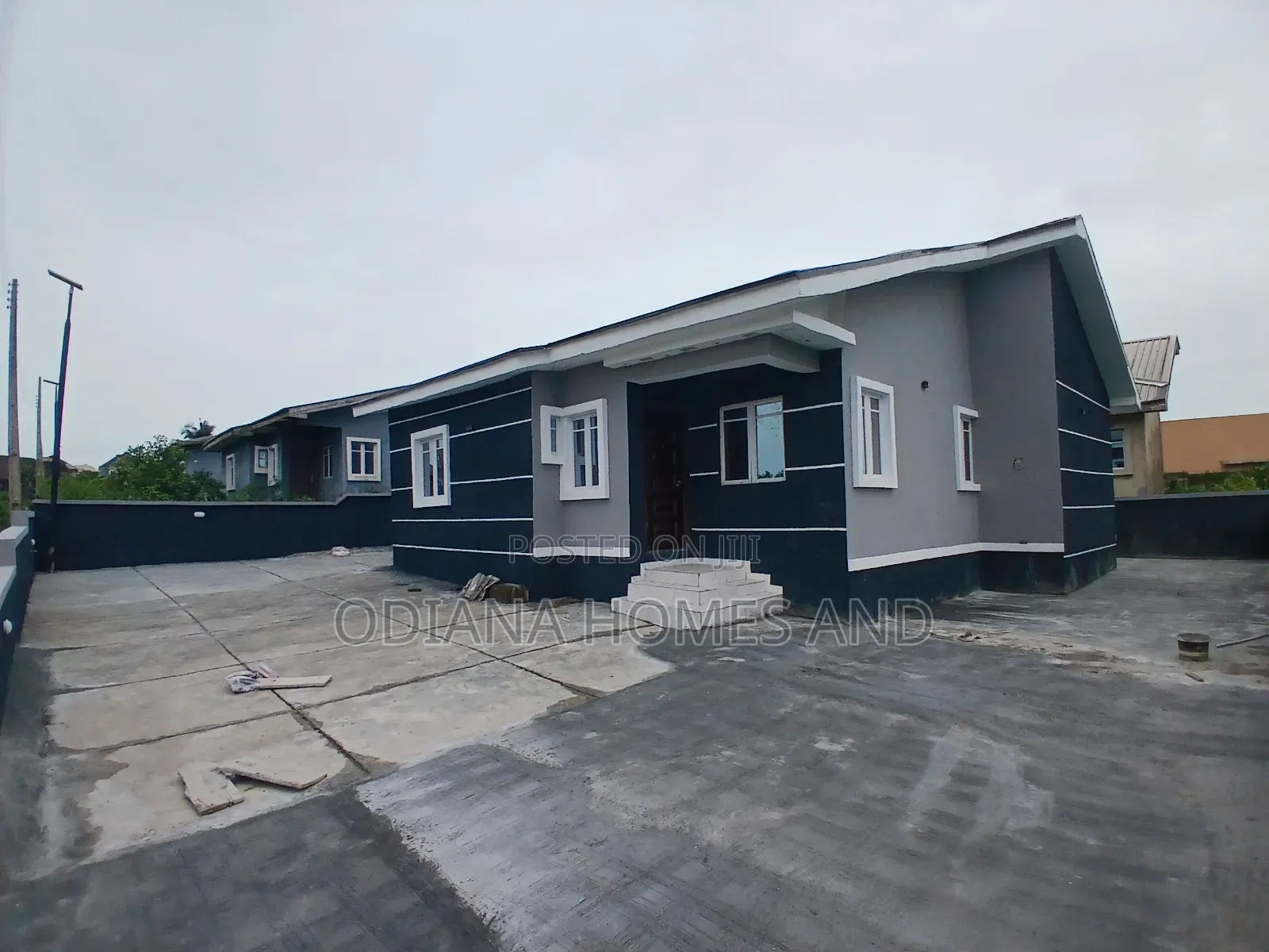 4bdrm Bungalow in Alafara, Idi-Ishin, Ibadan for sale