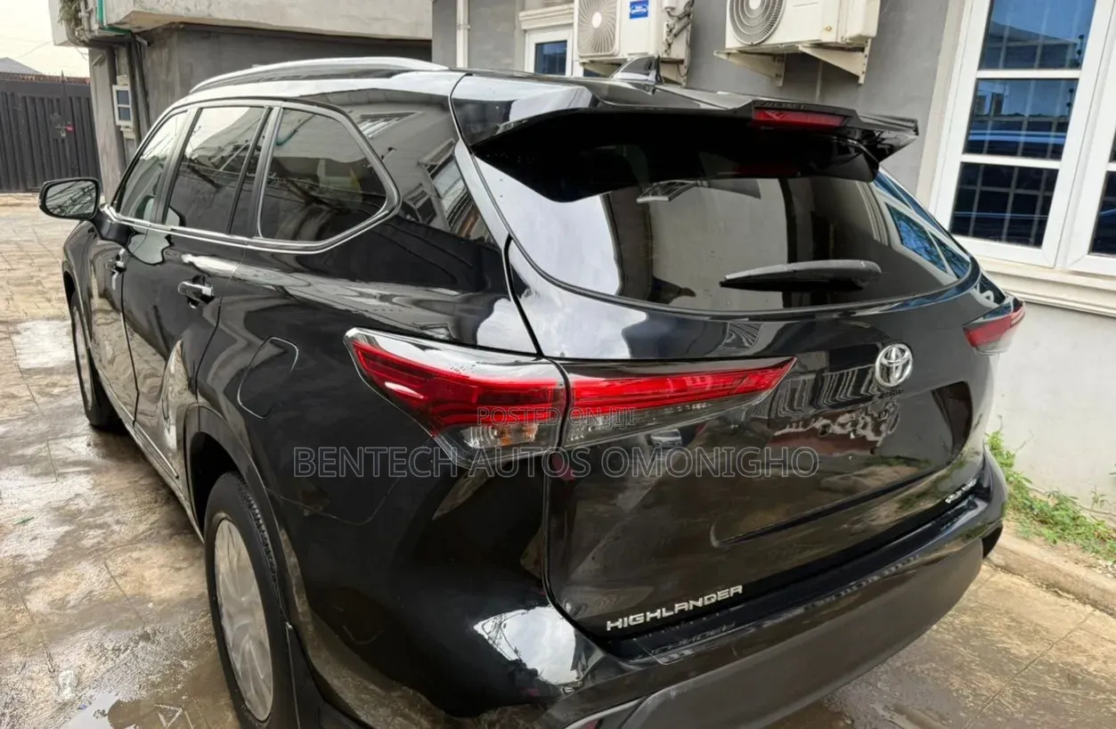 Toyota Highlander XLE AWD 2024 Black