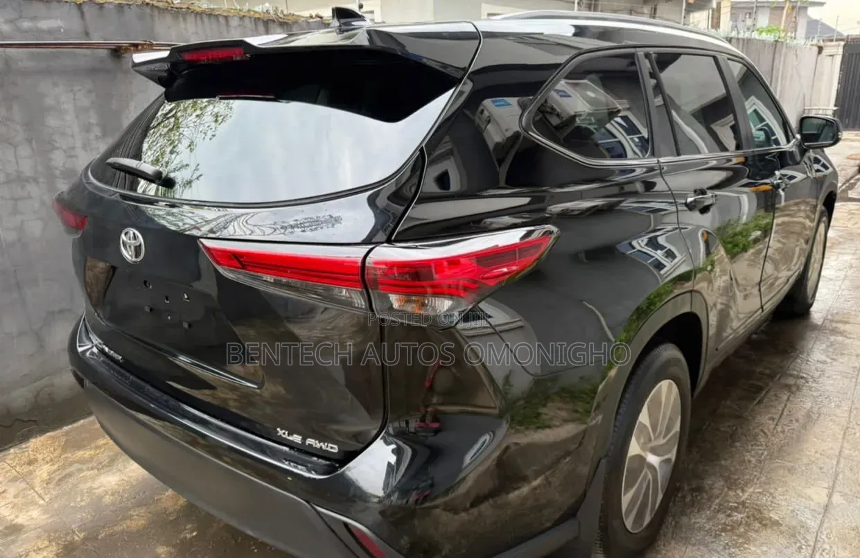 Toyota Highlander XLE AWD 2024 Black